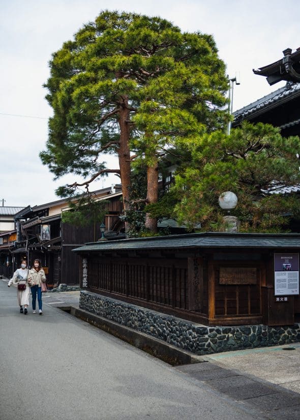 edo period street in takayama gifu